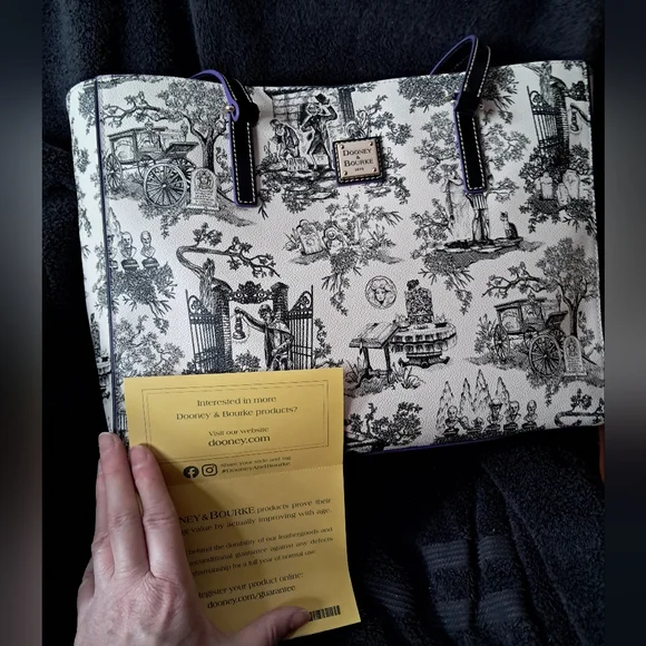 GRAIL Haunted Mansion Dooney & Bourke Purse - Picture 8 of 8